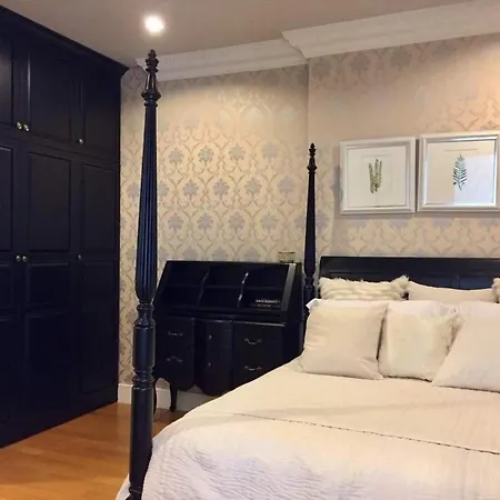 Aguston Sukhumvit 22